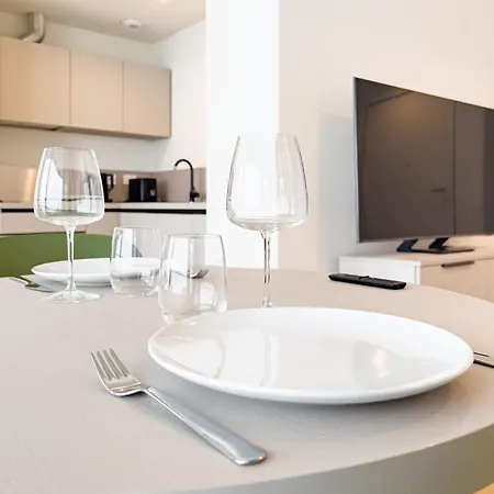 Waterfront 2 Apartment *