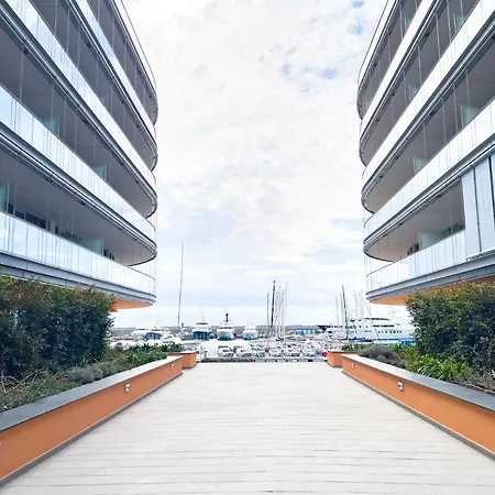 Waterfront 2 * Genua