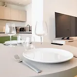 Waterfront 2 Apartment *